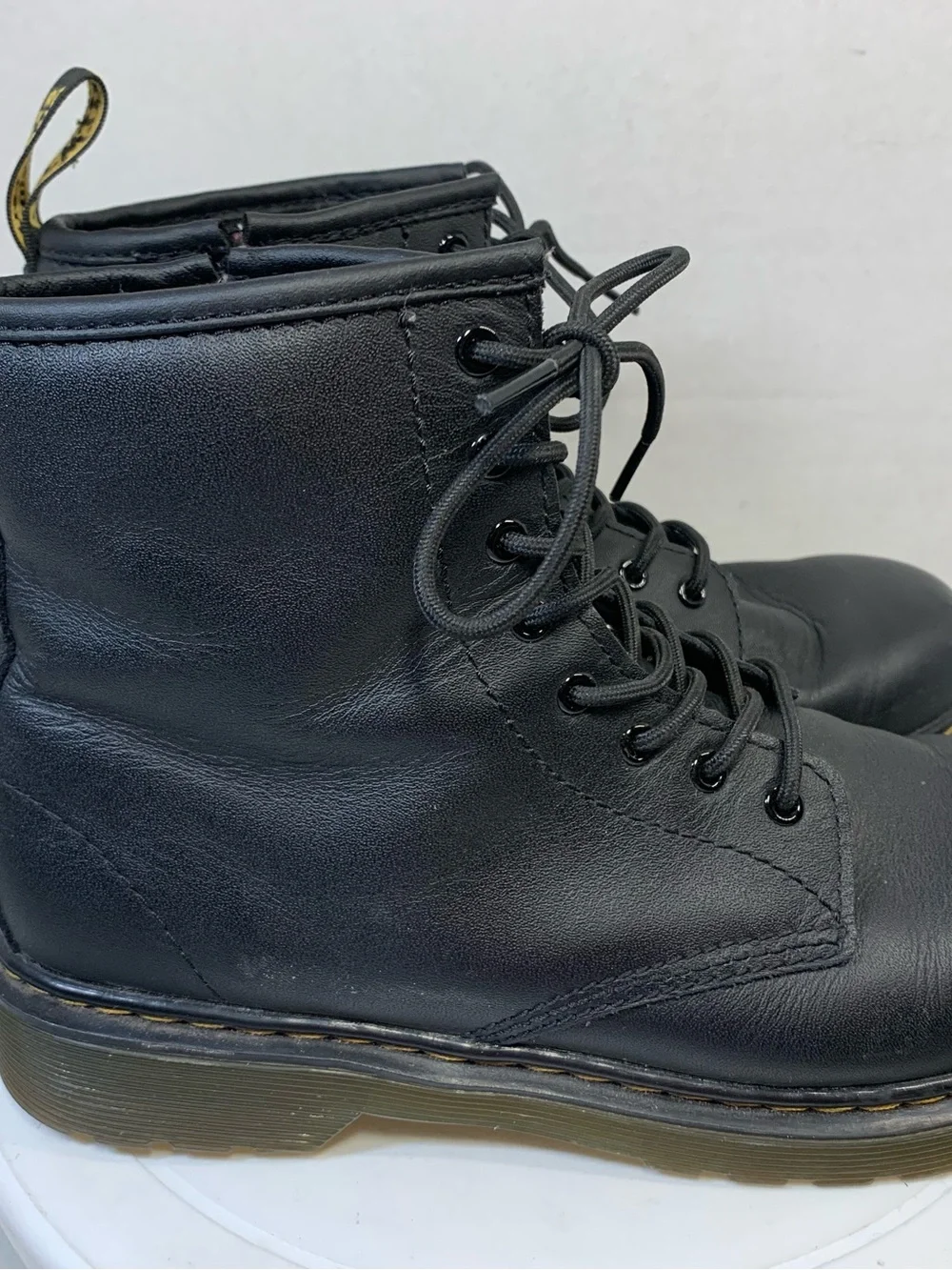 Dr. Martens 1460 Softy Black Leather Lace Up Ankle Kids Size 4 Boots.    3773
